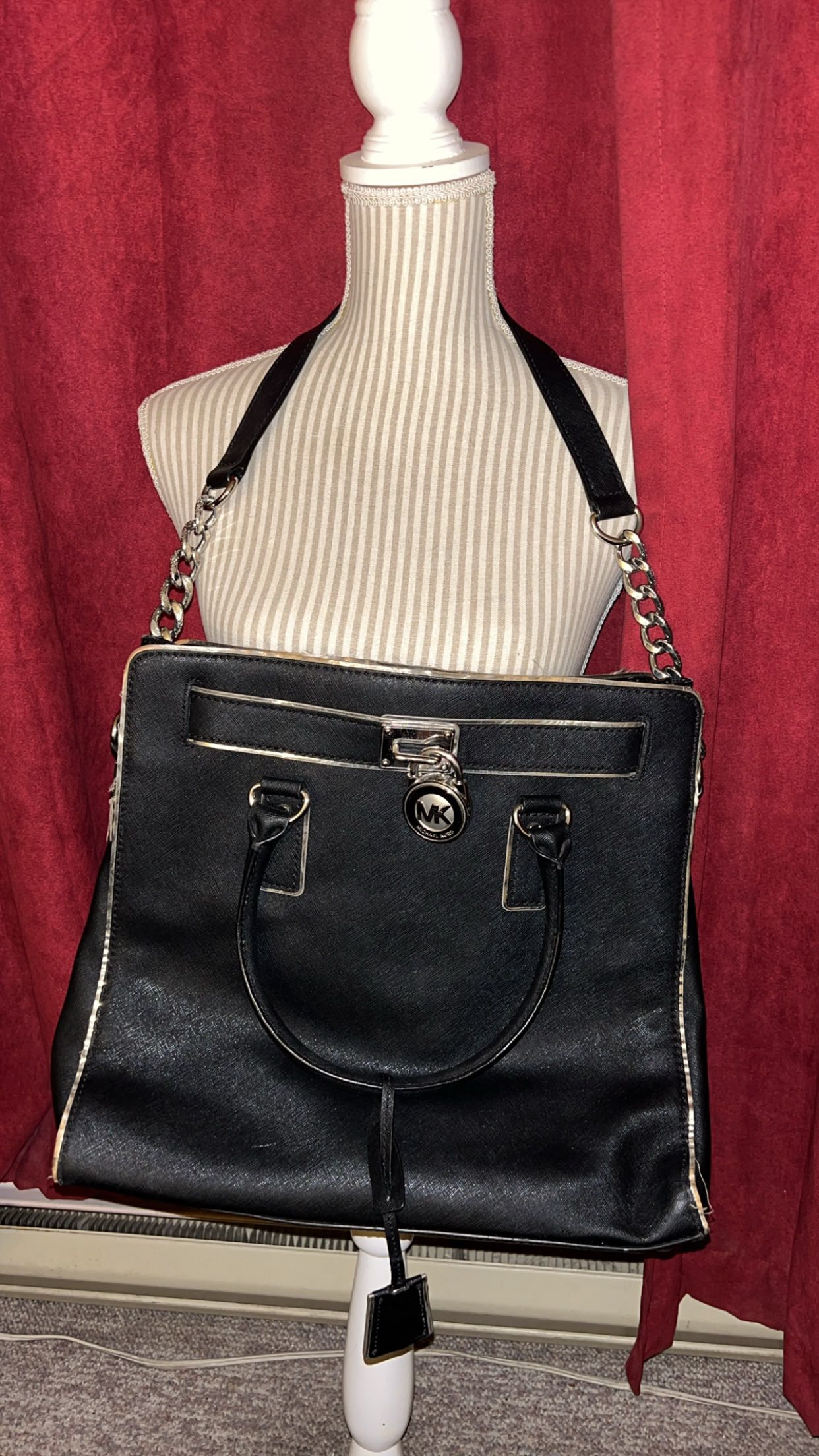 Authentic Micheal Kors big bag image indicator(7)