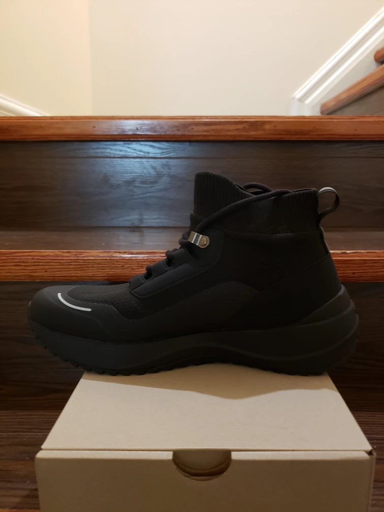 Cloud/Stormburst - Space Black sneakers size 9