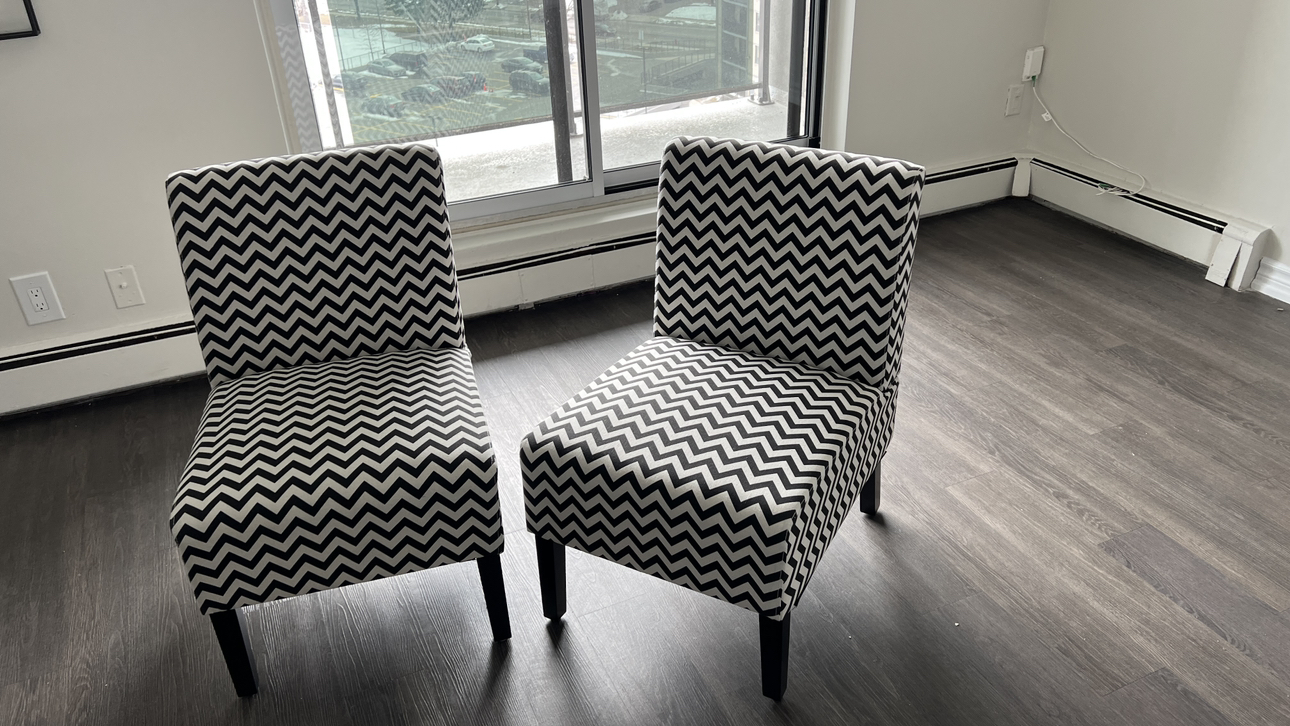 Accent chairs thumbnail