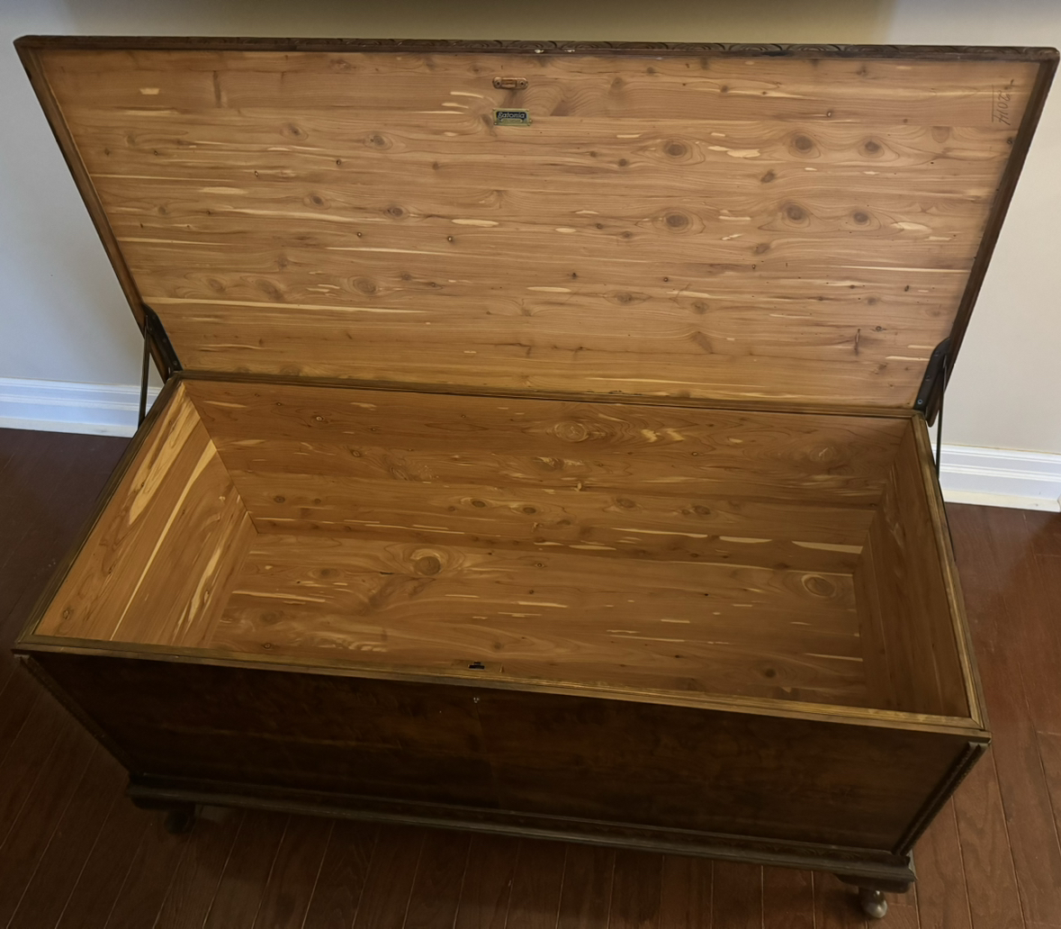 Antique Storage Chest with Cedar Interior - photo 2