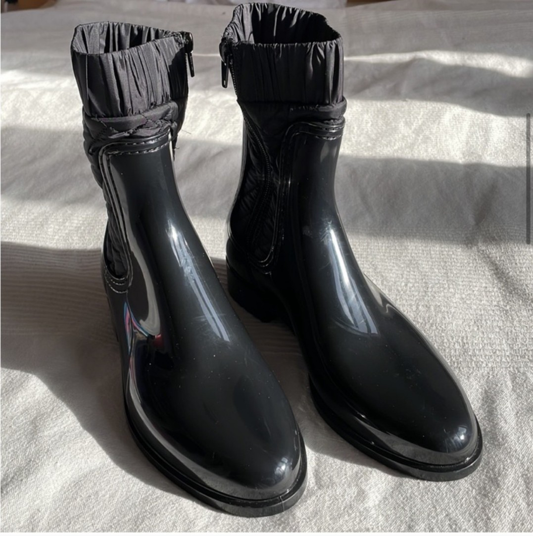 rain boots - photo 2