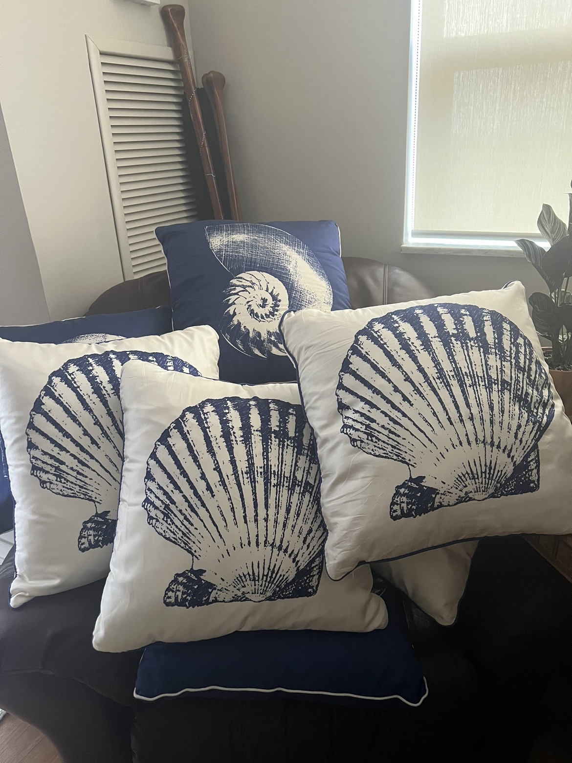 Accent pillows - photo 2