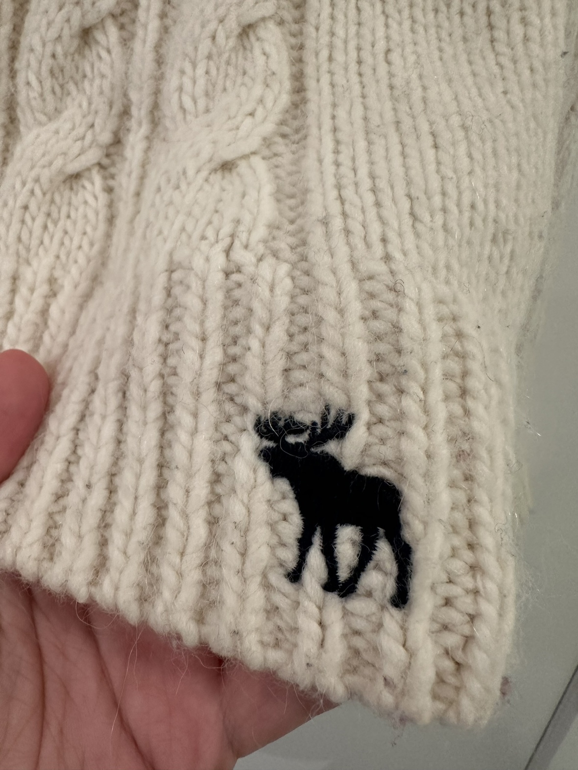 A&F Abercrombie and Fitch Sweater image indicator(2)