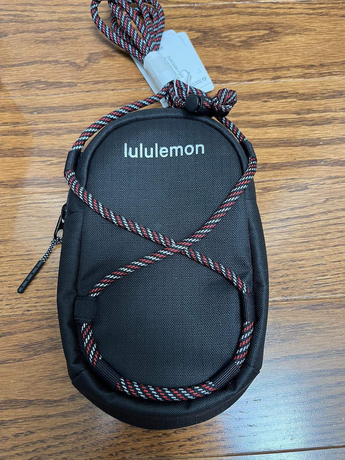 Brand new Lululemon crossbody bag image indicator(7)