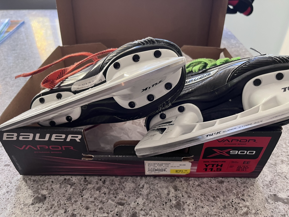 Bauer Vapor hockey skates - youth 11.5 - photo 2