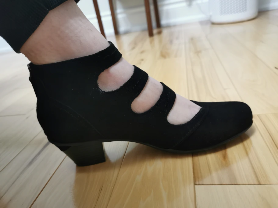 Cute NEW black suede shoes with small heel image indicator(7)