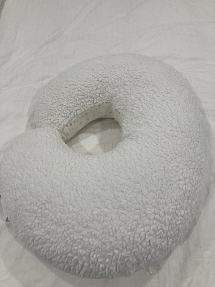 Pottery Barn Nursing Pillow MINT CONDITION thumbnail