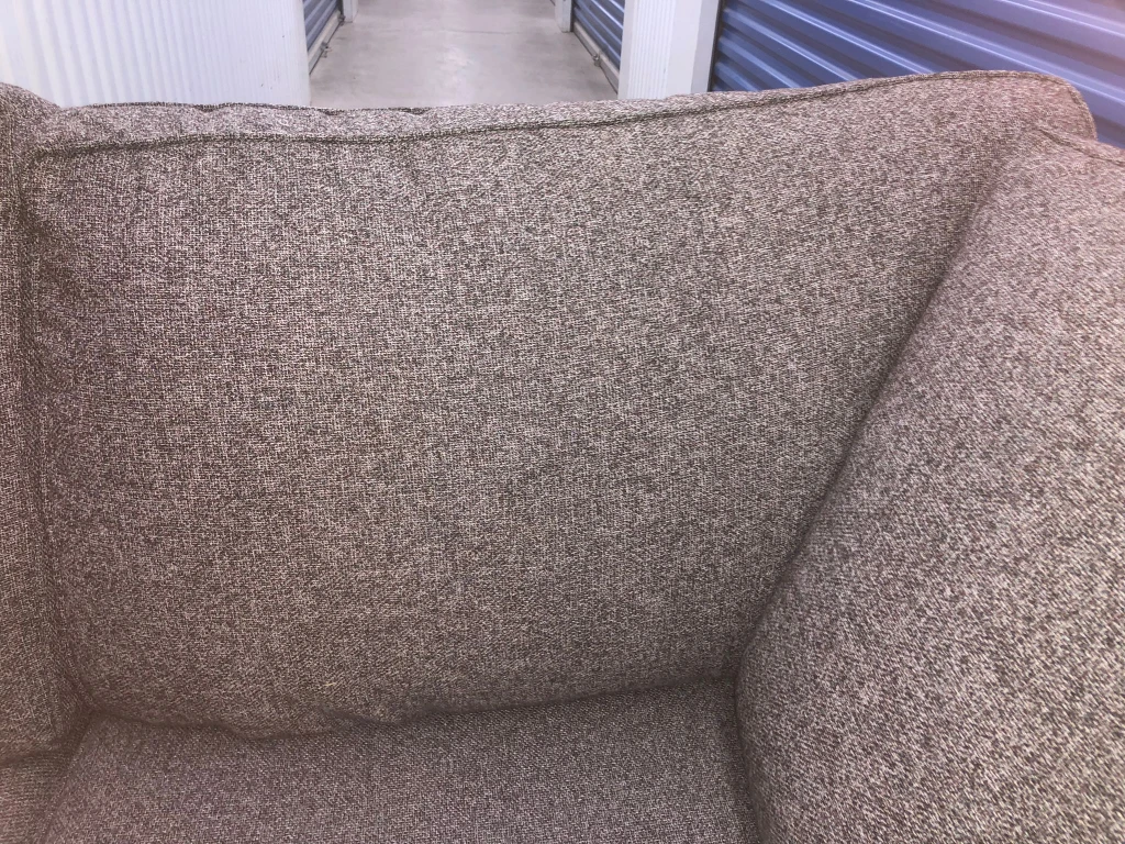 FREE DELIVERY 🚚💨 LIKE NEW 6 SEATER PEBBLE GREY SECTIONAL SOFA image indicator(6)