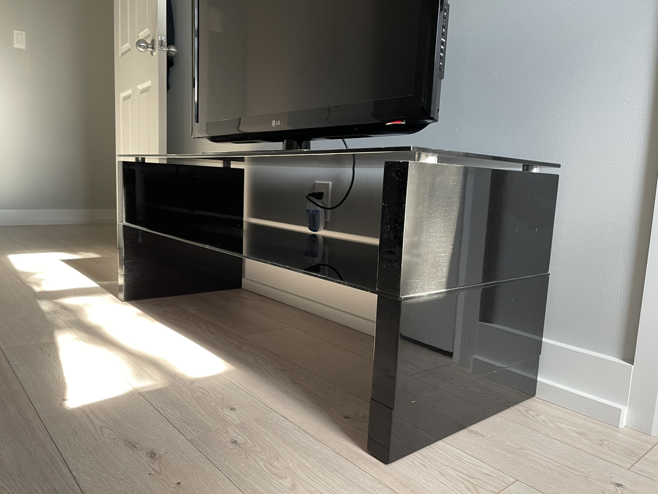 Glass top TV Stand - photo 2