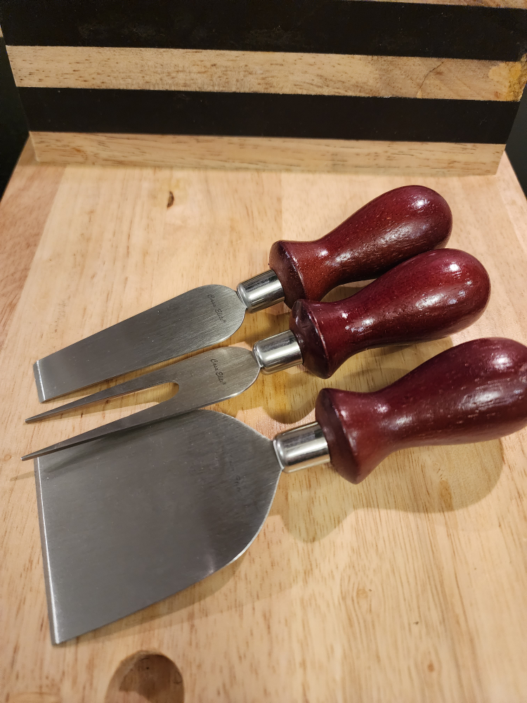 Magnetic cheeseboard with 3 knives image indicator(2)