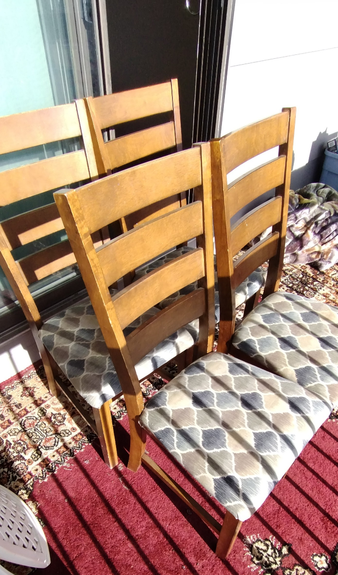 4 Dining Chairs thumbnail