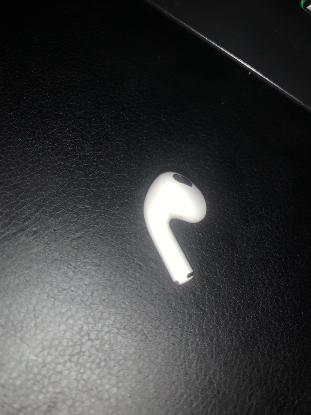 Left AirPod #freecycle thumbnail