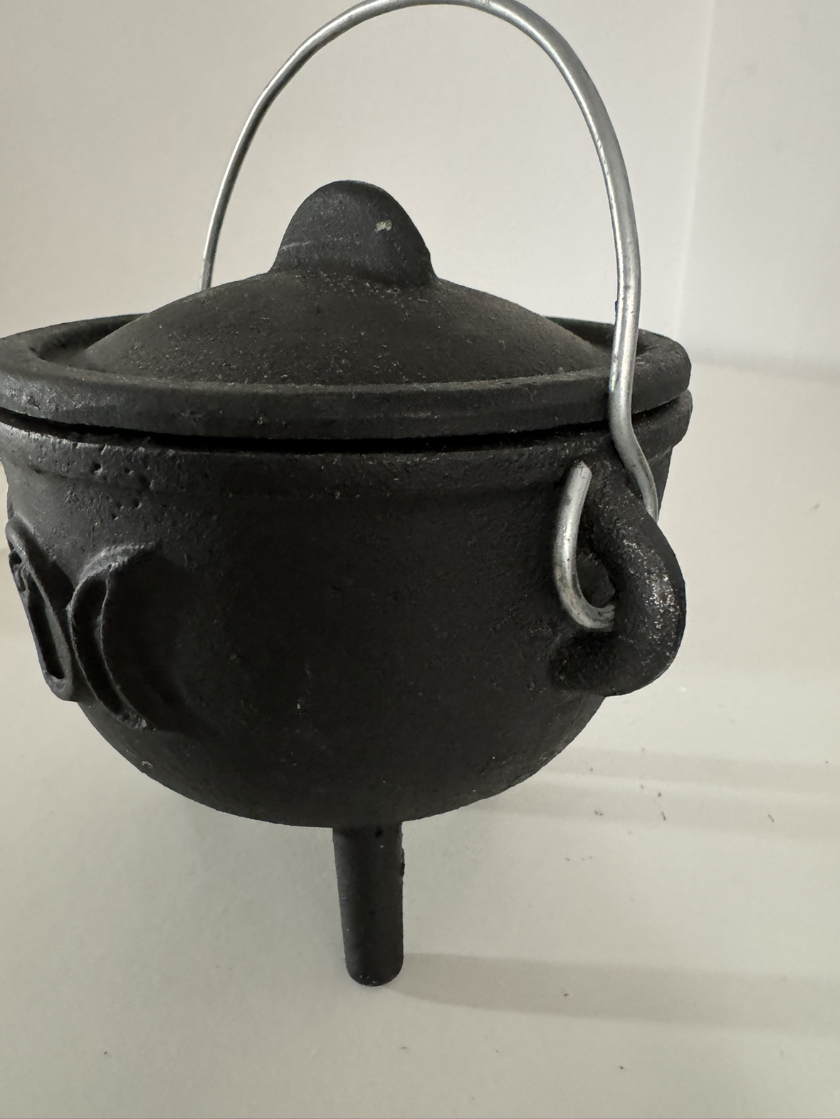 Triple Moon Cast Iron Cauldron with Lid, 4" - photo 2