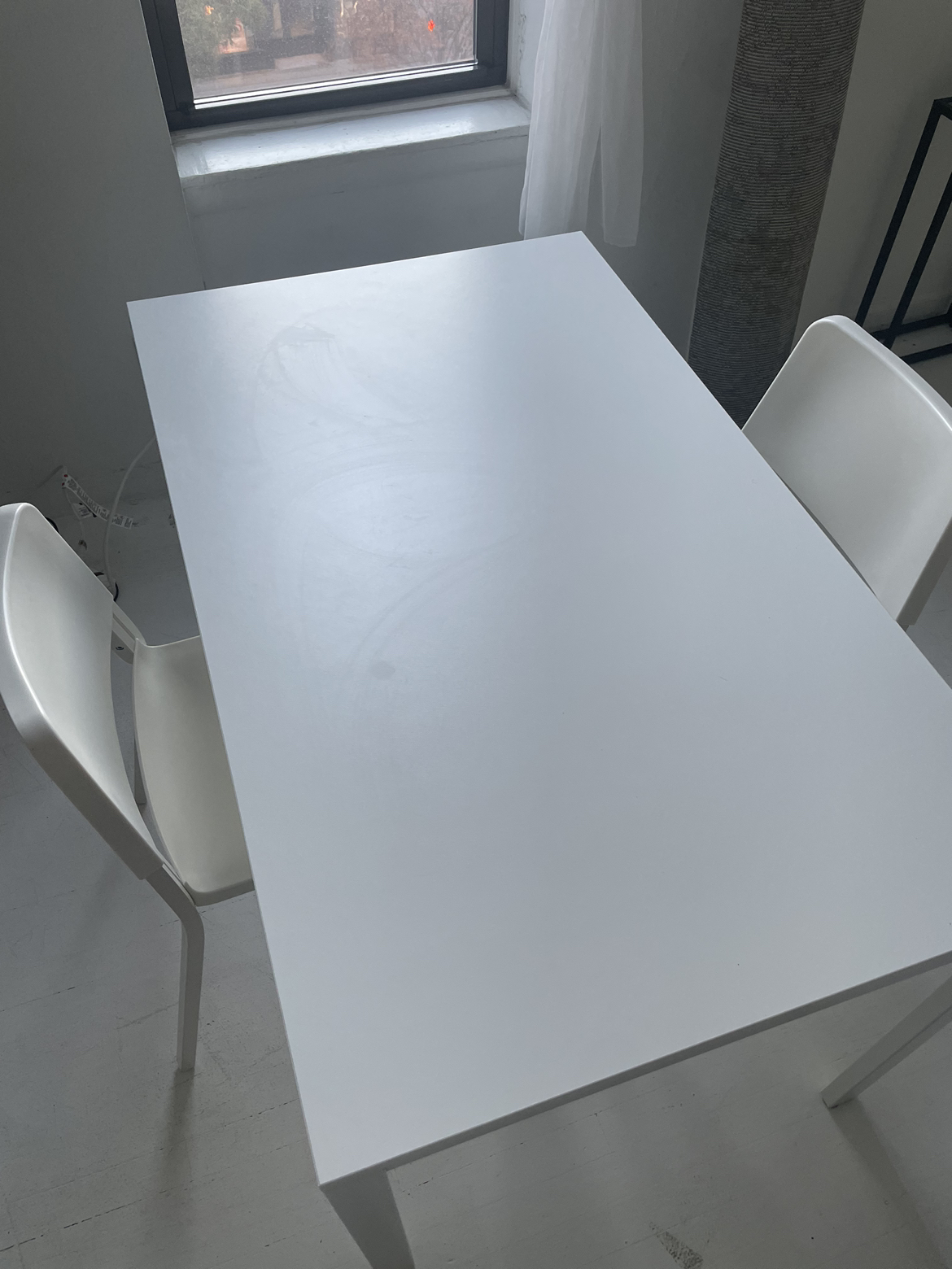White Dinning Table