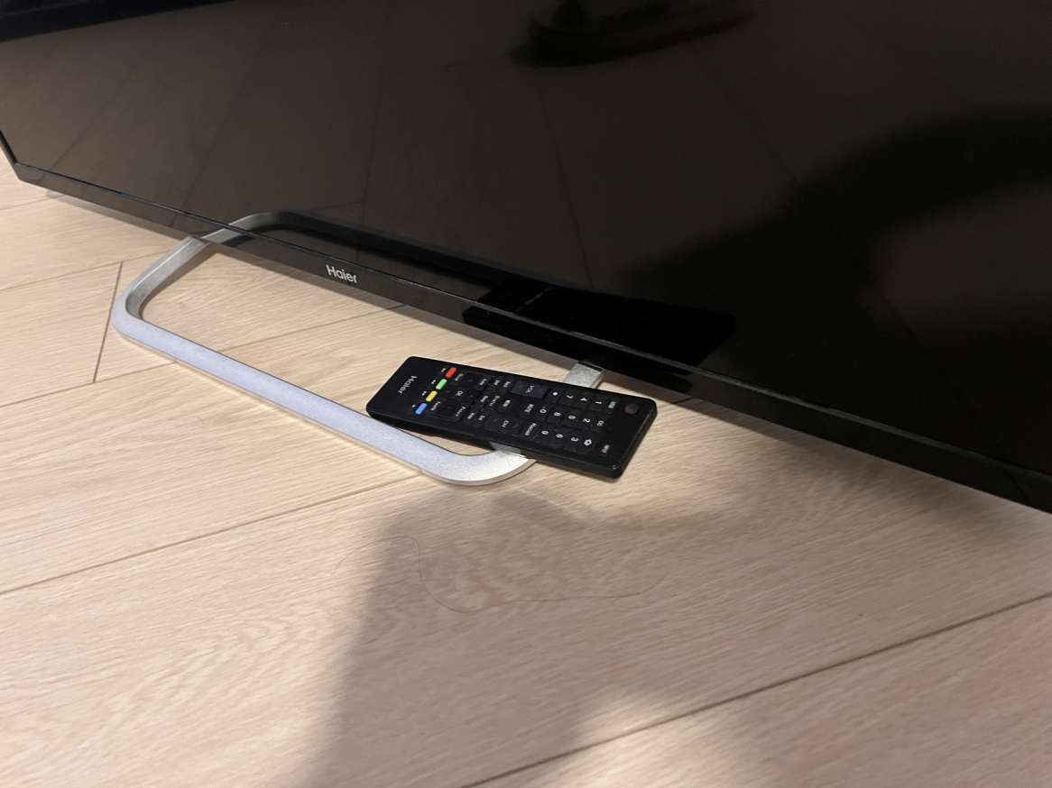 Haier 43” TV - photo 2