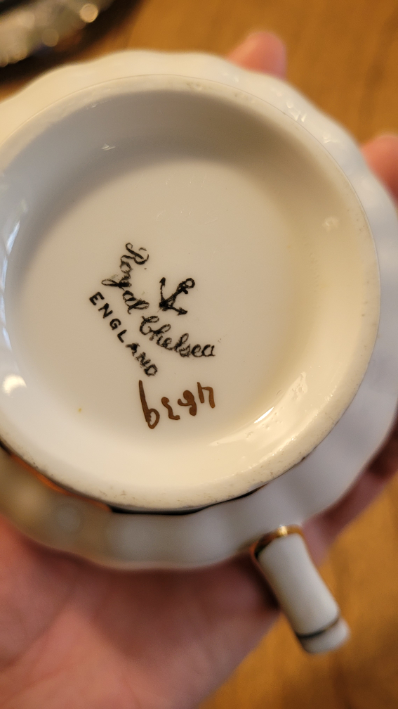 Vintage Royal Chelsea teacup set image indicator(3)