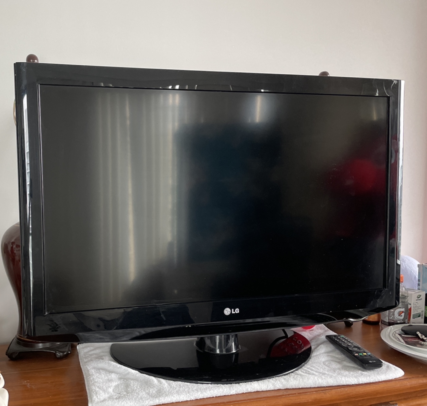 LG LCD tv 40 inches not smart #tv #LG #movingsale thumbnail