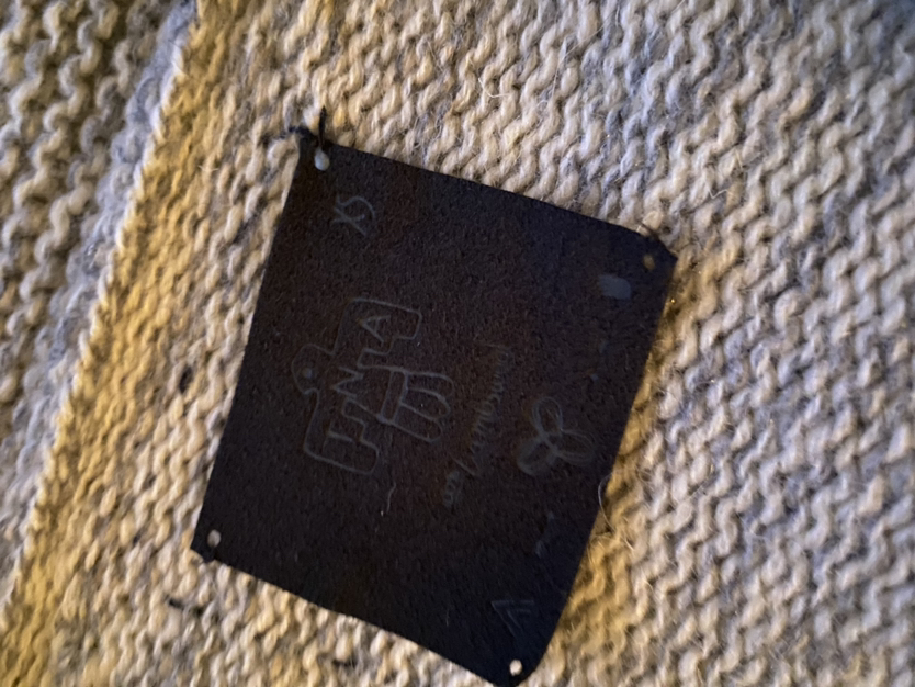 TNA sweater image indicator(2)