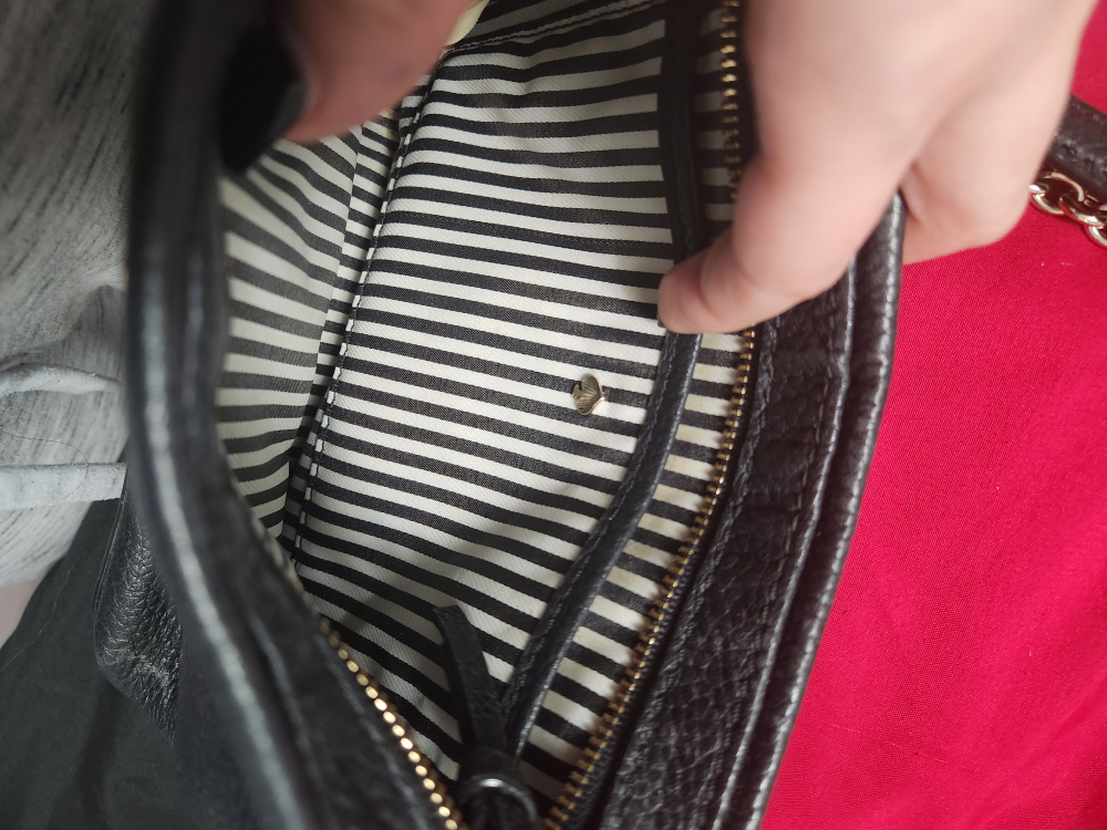 🌟PRICE DROP-Black Kate Spade side purse with gold chain ✨️ image indicator(2)