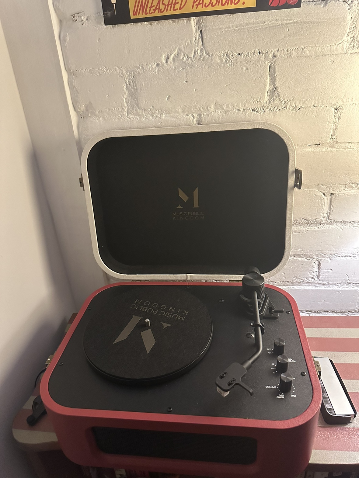 Record Player - photo 4