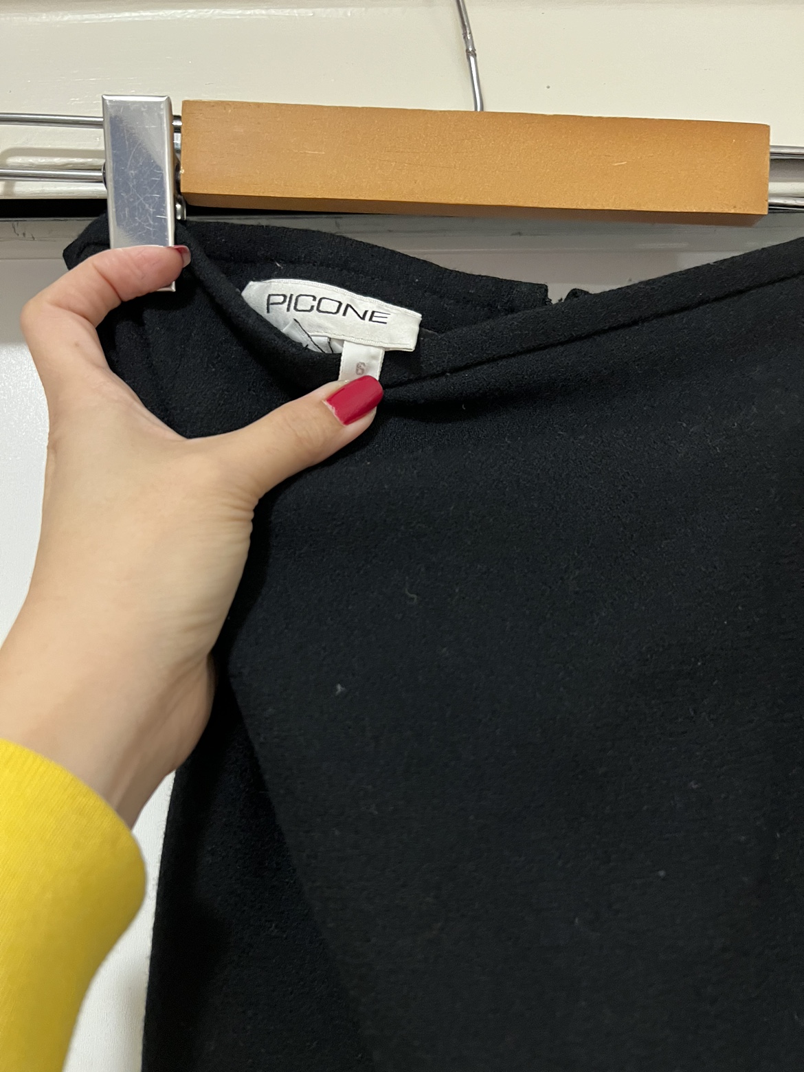 Size 6 black wool pencil skirt - photo 2