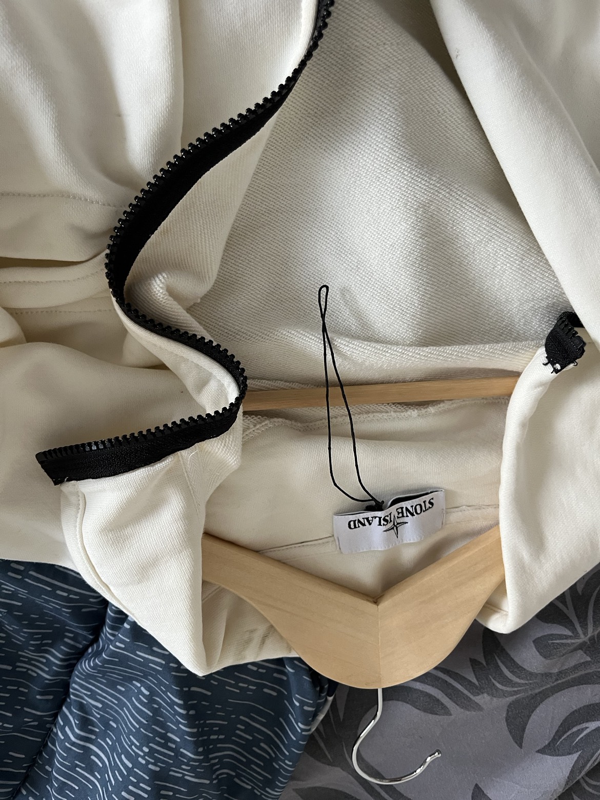 White stone island zip up sweatshirt image indicator(4)