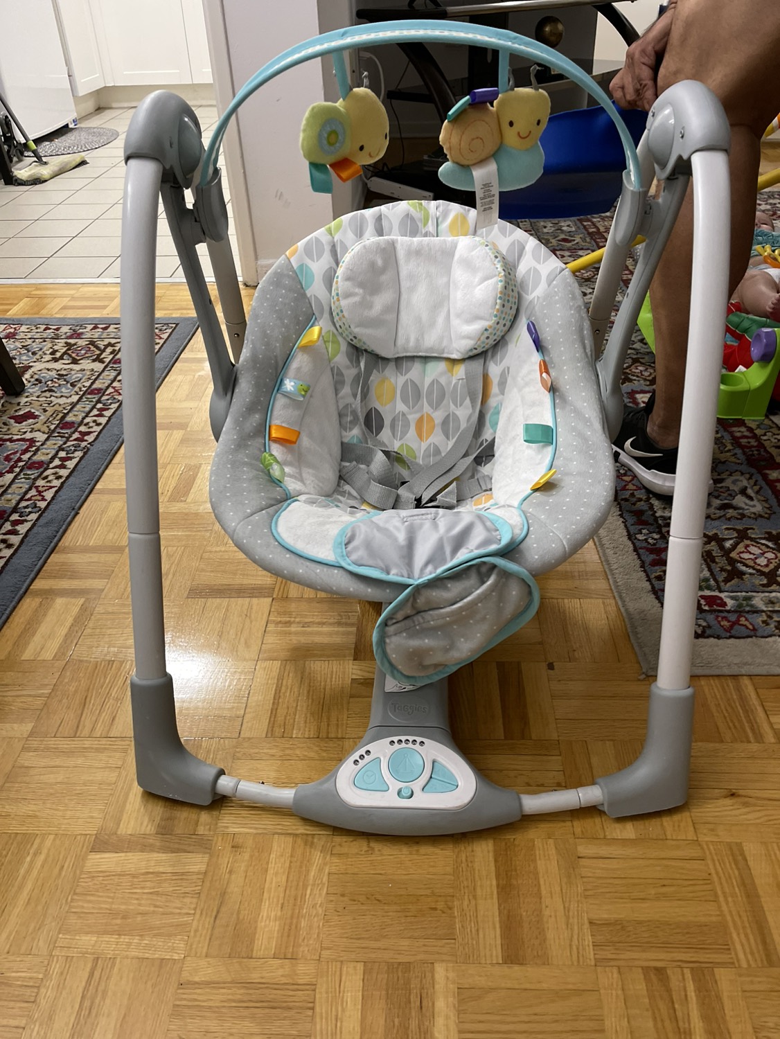 Baby bassinet and swing - photo 2