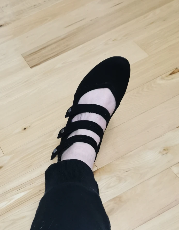 Cute NEW black suede shoes with small heel image indicator(8)