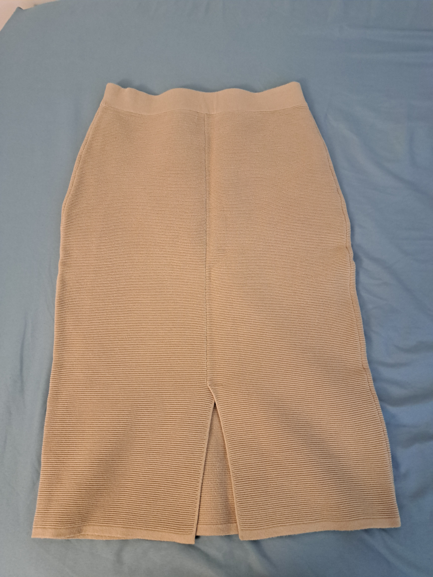 Uniqlo midi skirt size M