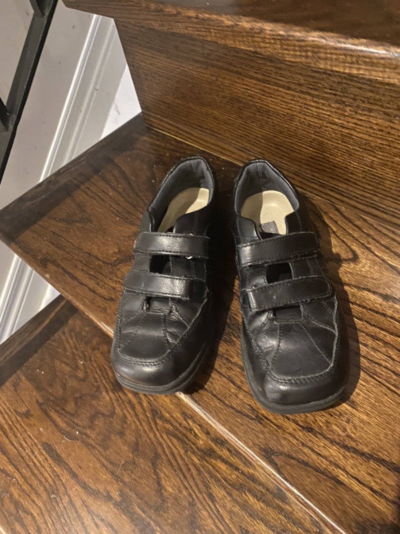 Kenneth Cole boys leather shoes size 3 image indicator(2)