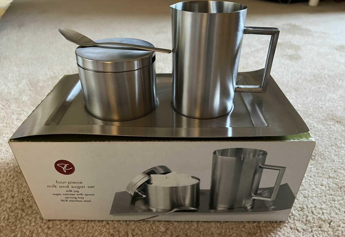 Four piece milk and sugar set thumbnail