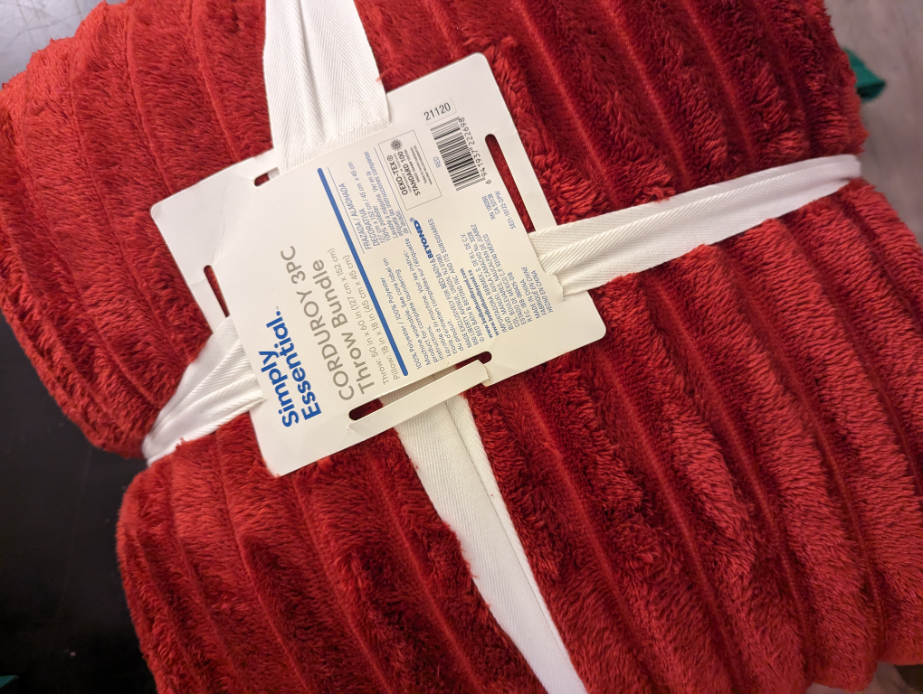 Throw Blanket and Pillow ❄️ image indicator(3)