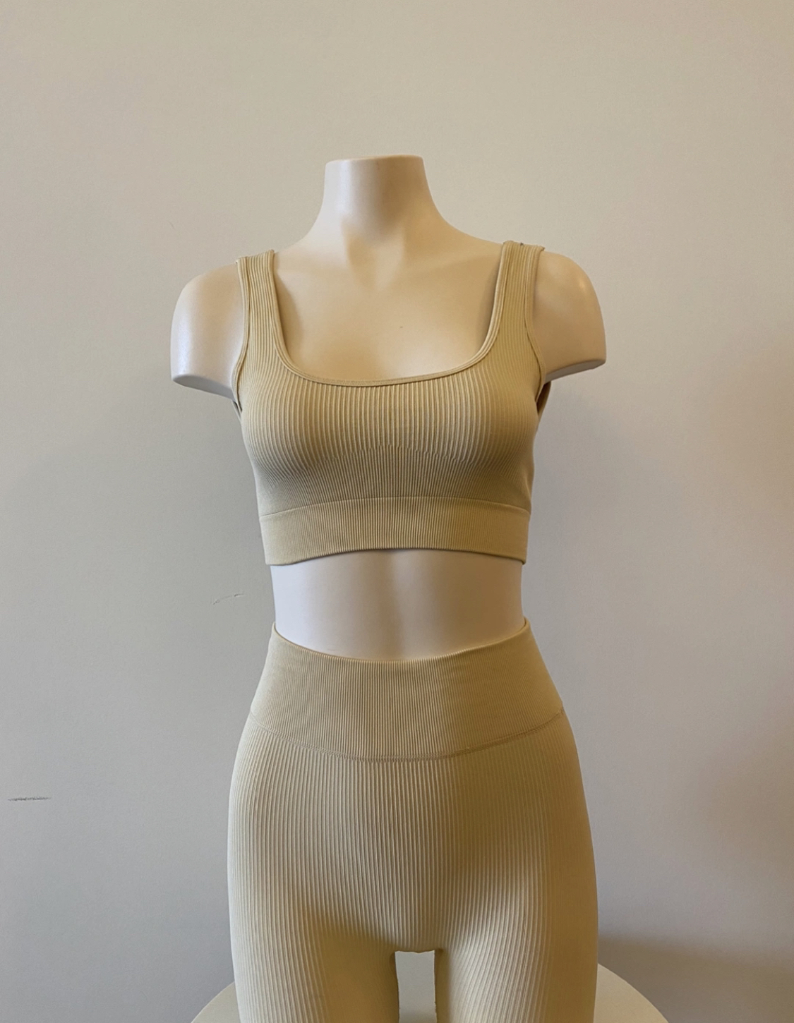 Ribbed workout bra & leggings set #freecycle thumbnail