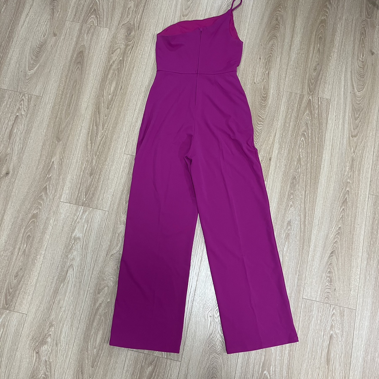 One shoulder jumpsuit - size M image indicator(4)