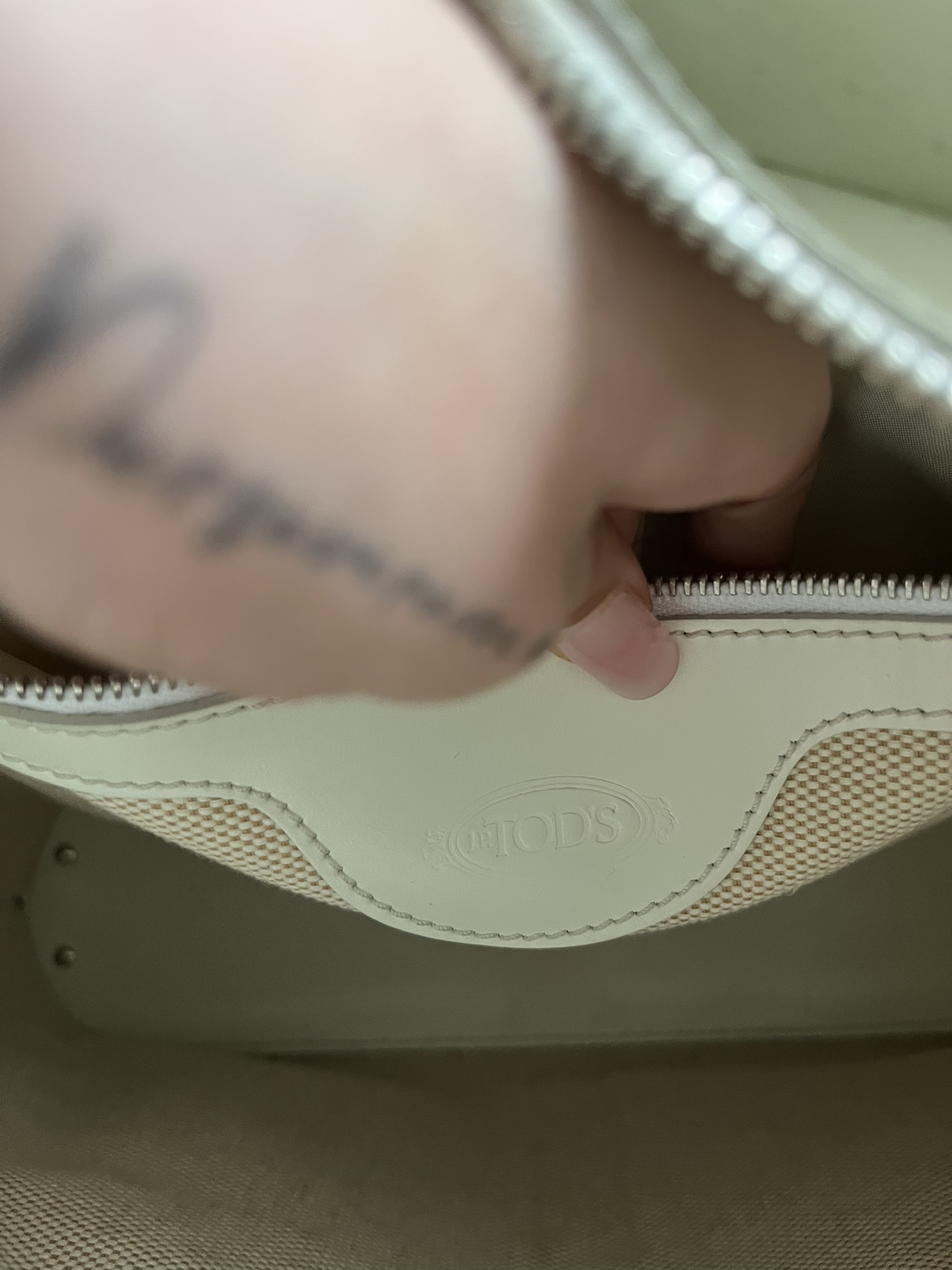 TODS Handbag image indicator(5)