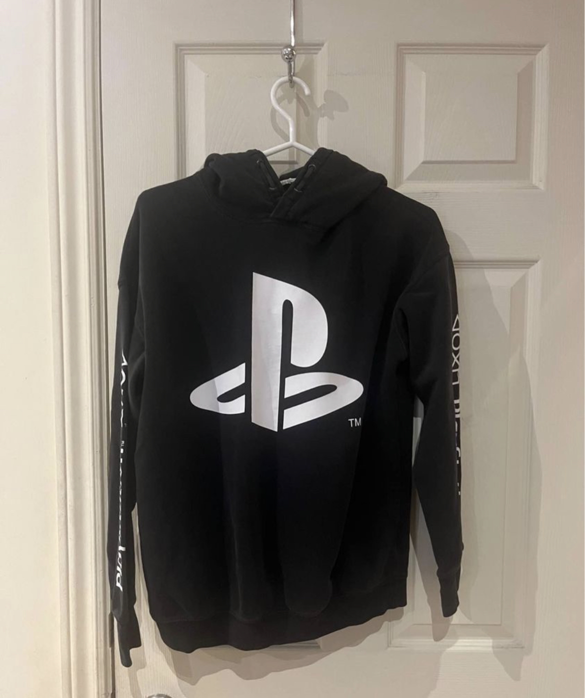 Boys Hooded Sweater Size 14y thumbnail