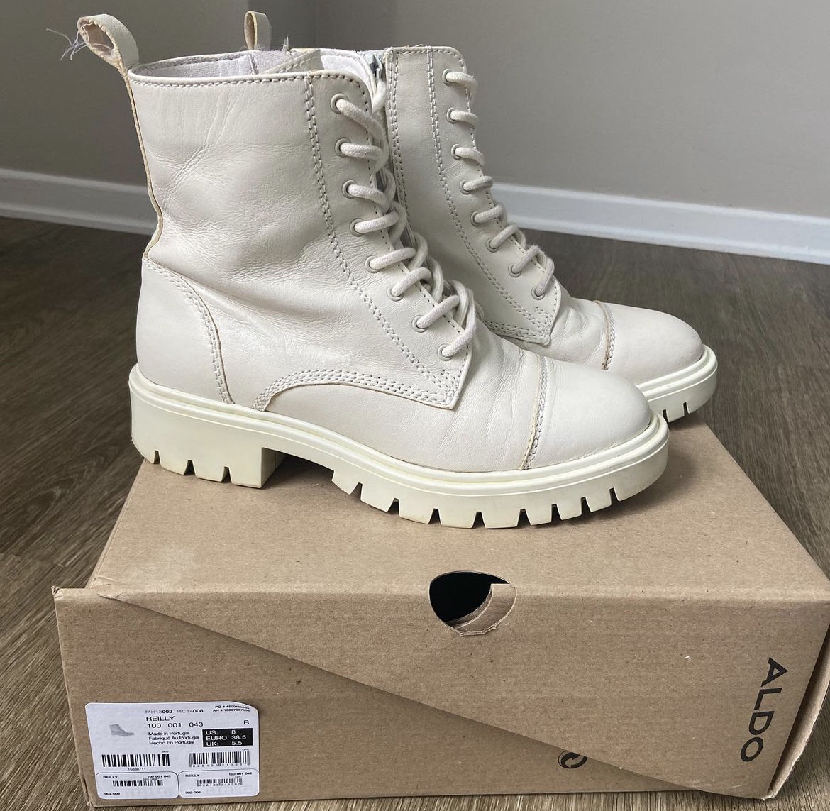 Women’s Combat white ankle boots - photo 2