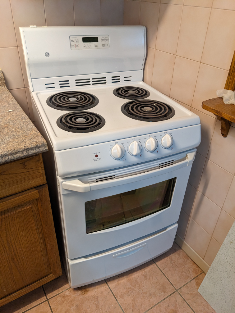 General Electric Stove 24 inch