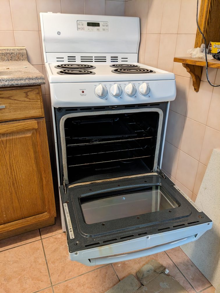 General Electric Stove 24 inch - photo 2