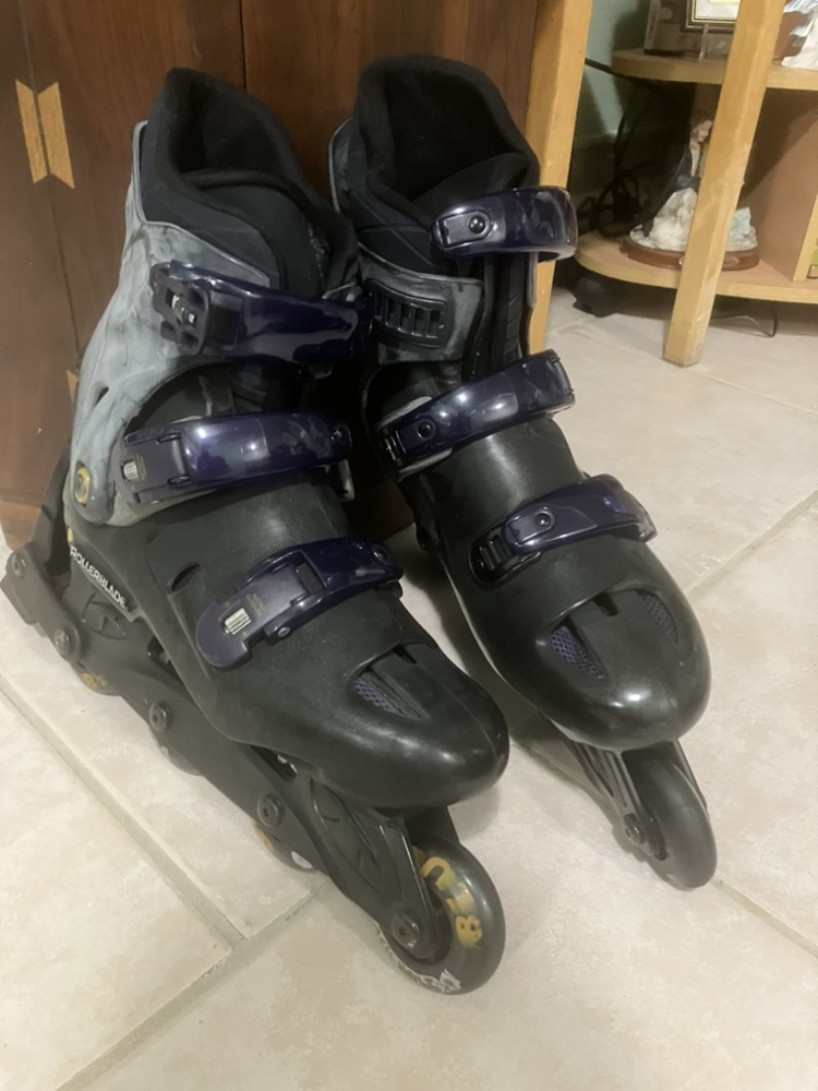 Roller skates  size 9