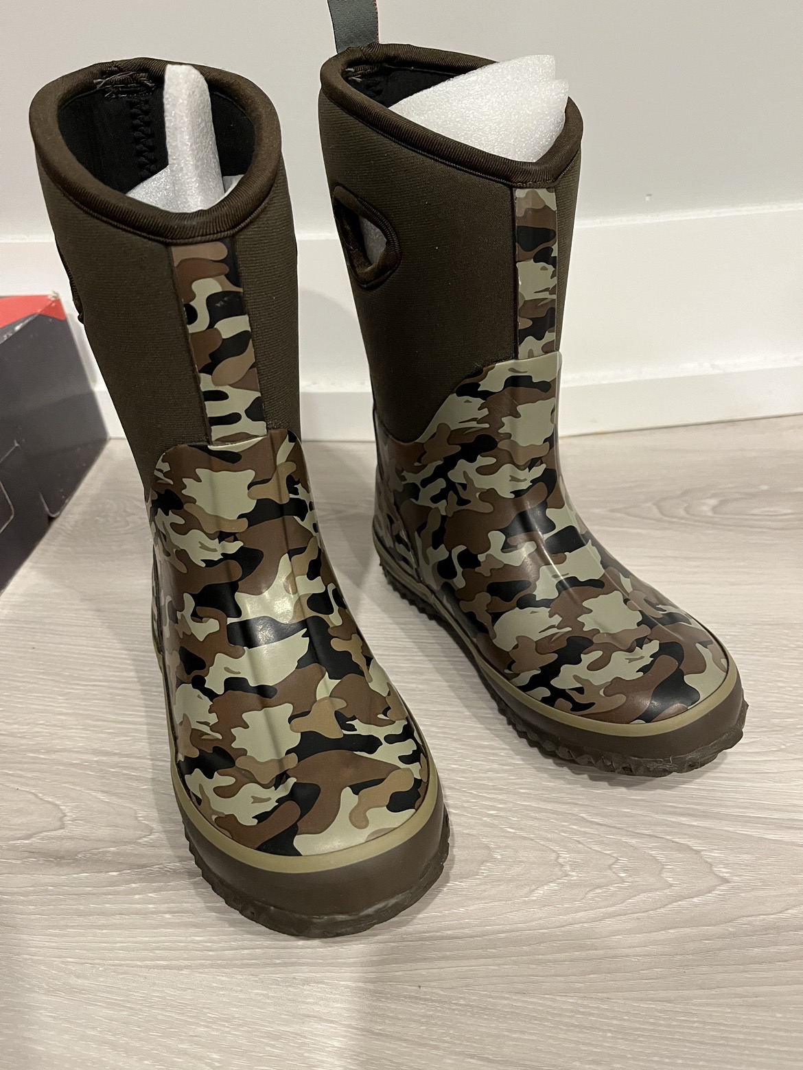 Brand new Cougar Snowbound Kids boots image indicator(2)