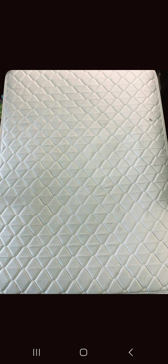 Queen Size Mattress with Metal Frame - photo 2