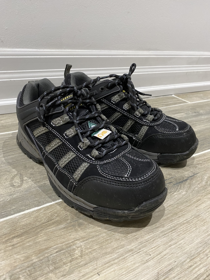 Steel toe rubber boots thumbnail