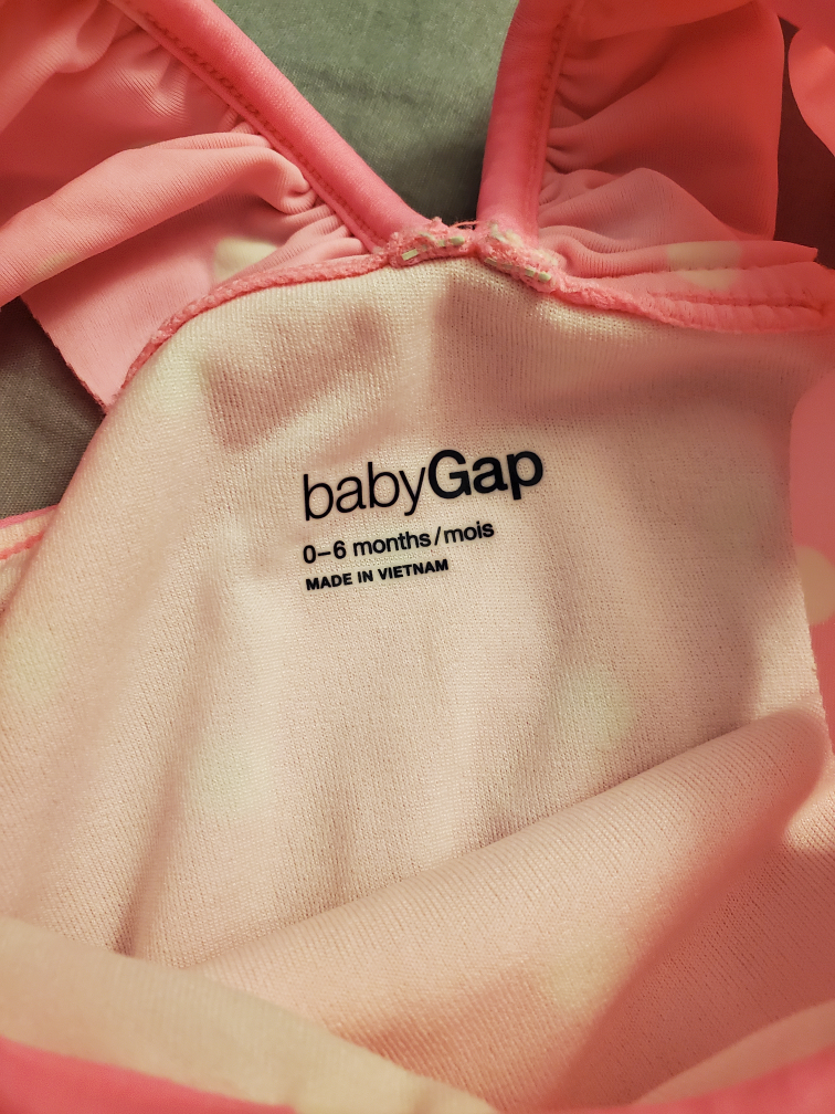 baby Gap swimsuit - size 0-6months image indicator(3)
