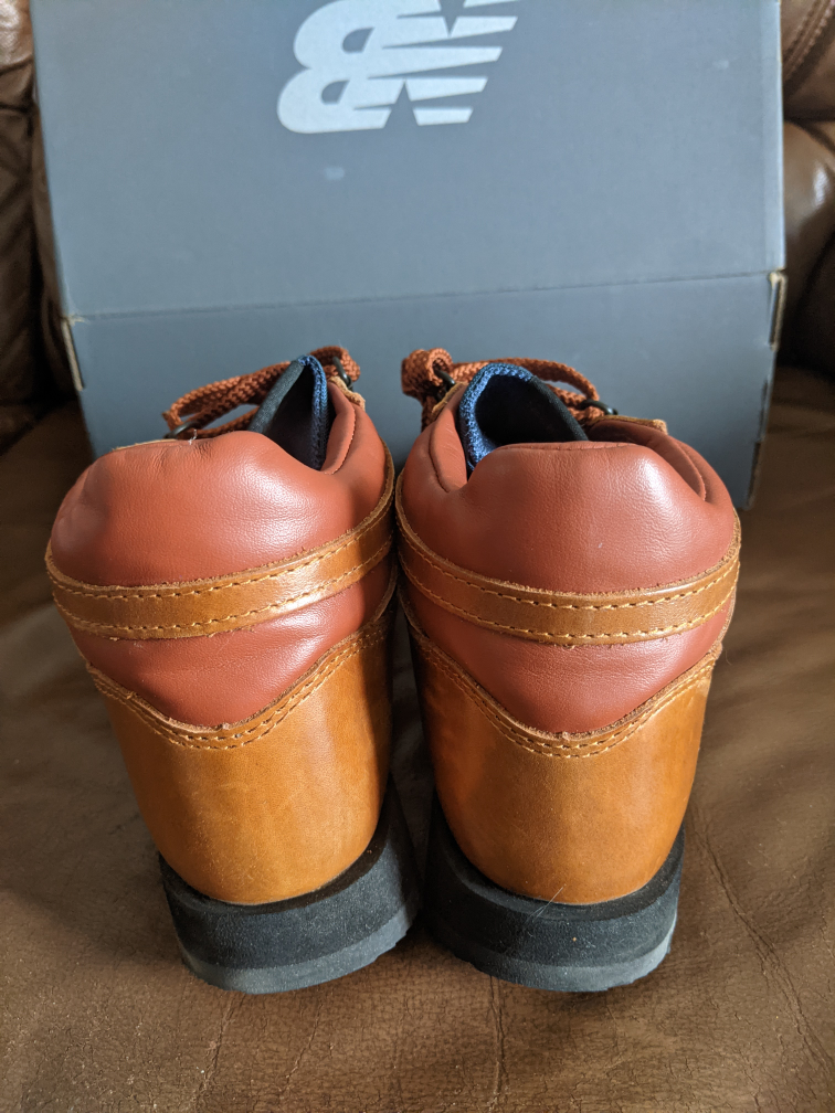 New Balance Rainier Boots M:6 or W:7.5 image indicator(4)