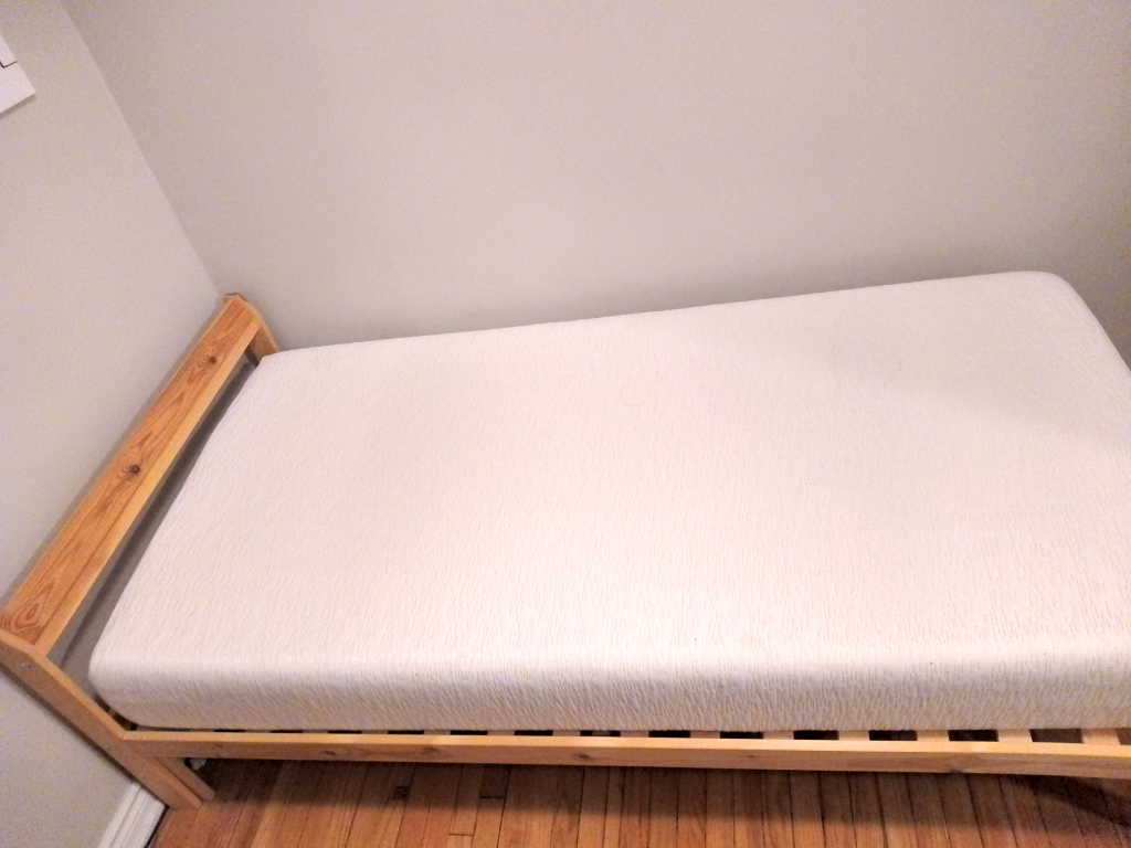 Twin sized bed and memory foam mattress image indicator(3)