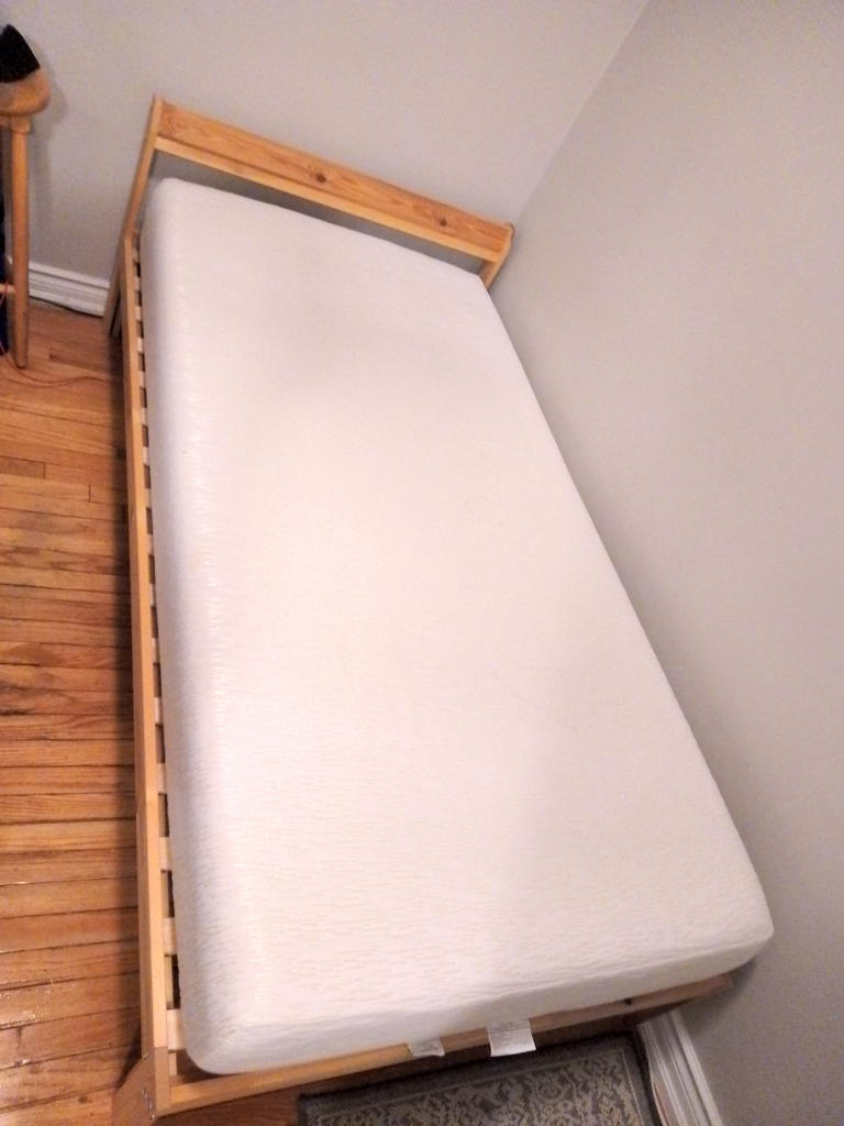 Twin sized bed and memory foam mattress image indicator(5)