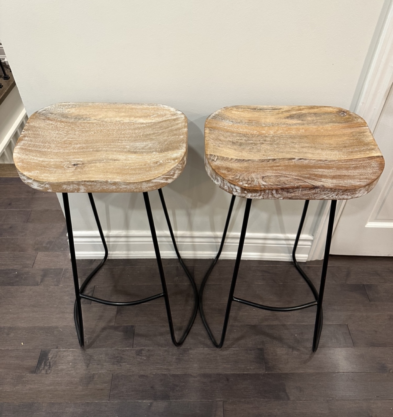 Whitewash wooden bar stools thumbnail