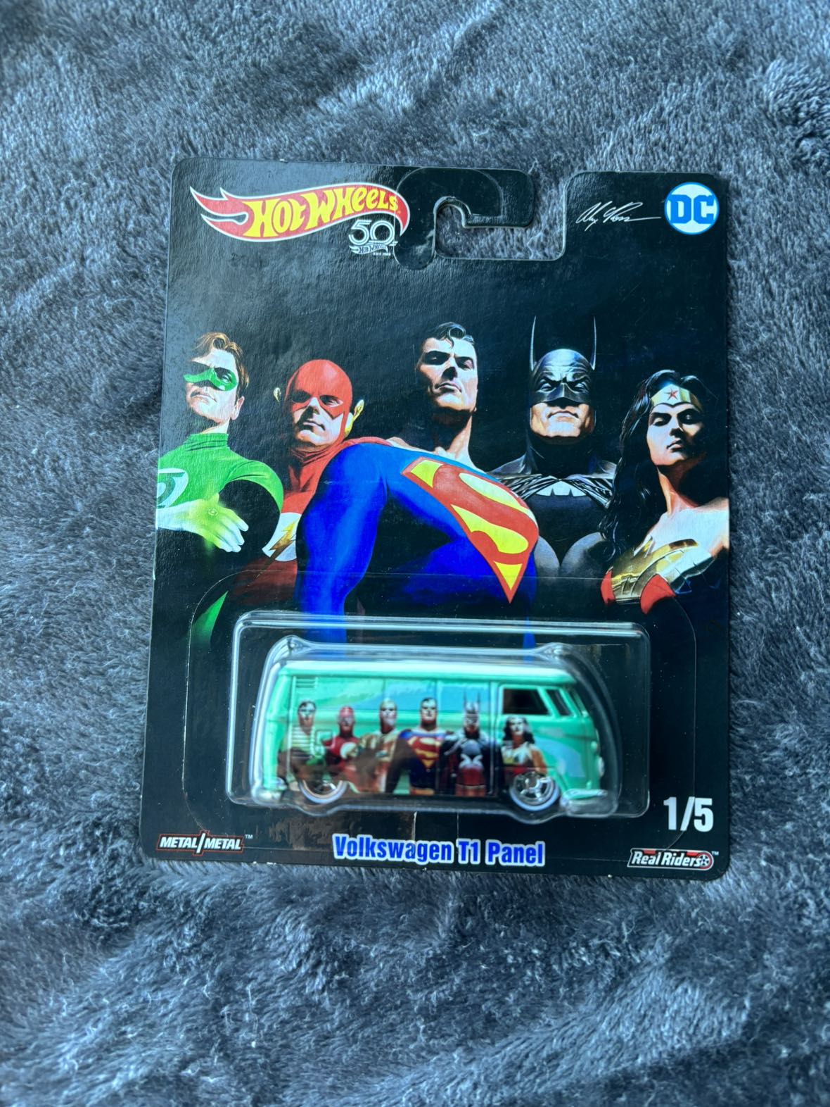 HOT WHEELS DC JUSTICE LEAGUE VOLKSWAGEN T1 PANEL