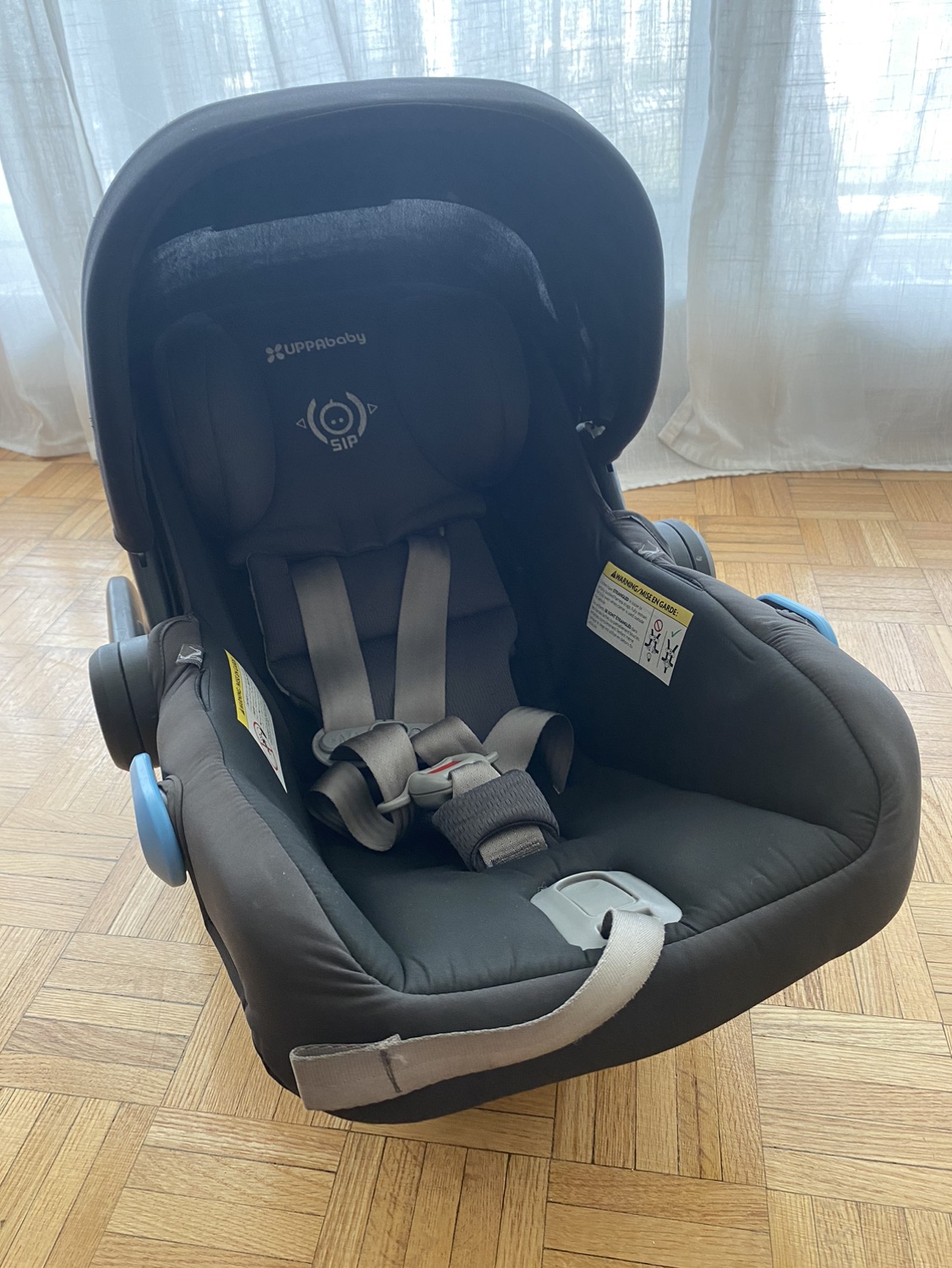 UPPAbaby car seat with base - photo 2